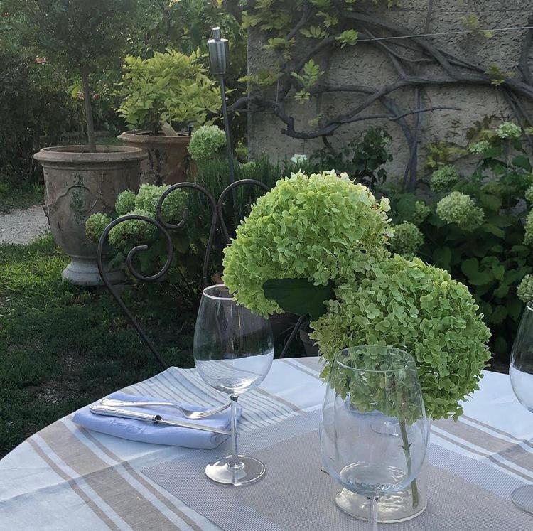 Lulu En Provence LʼIsle-sur-la-Sorgue Exterior foto